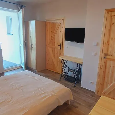 Guest house Julia-pokoje W Centrum, Ogrod, Sauna, Grill *