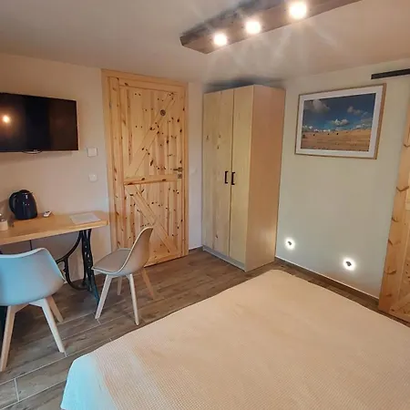 Guest house Julia-pokoje W Centrum, Ogrod, Sauna, Grill Ustron