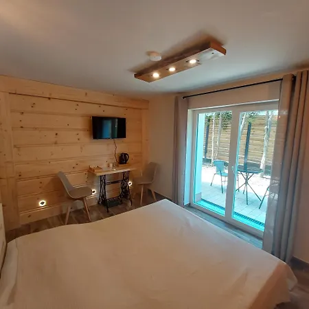 Julia-pokoje W Centrum, Ogrod, Sauna, Grill Guest house Ustron
