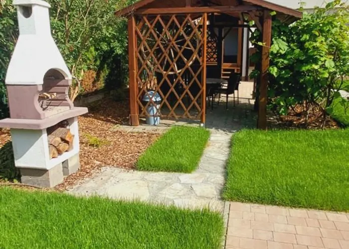 Julia-pokoje W Centrum, Ogrod, Sauna, Grill בית הארחה 3*