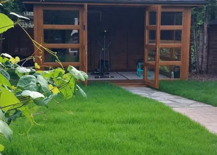 בית הארחה Julia-pokoje W Centrum, Ogrod, Sauna, Grill אוסטראון