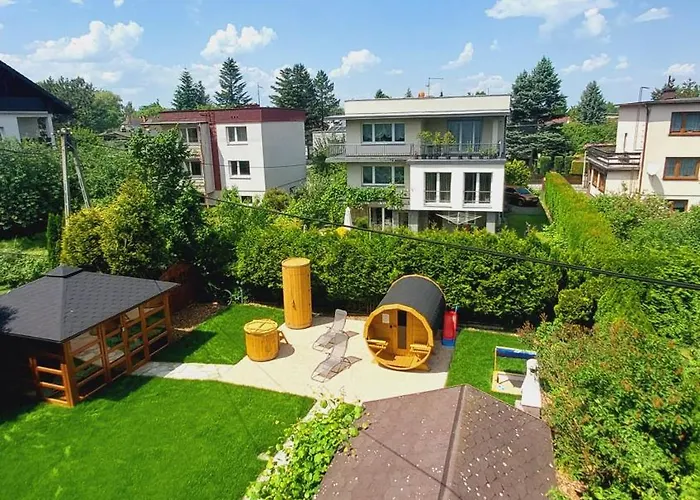 בית הארחה Julia-pokoje W Centrum, Ogrod, Sauna, Grill אוסטראון